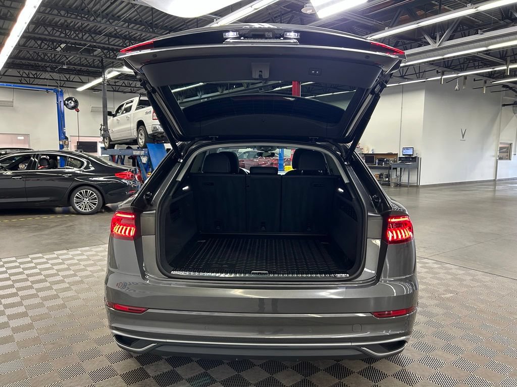 Used 2022 Audi Q8 Prestige AWD/4WD image 7