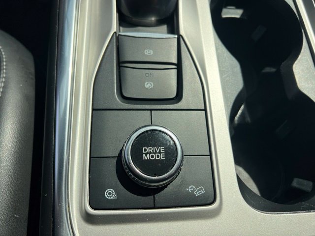 Used 2022 Ford Explorer XLT w/ Equipment Group 202A AWD/4WD image 22