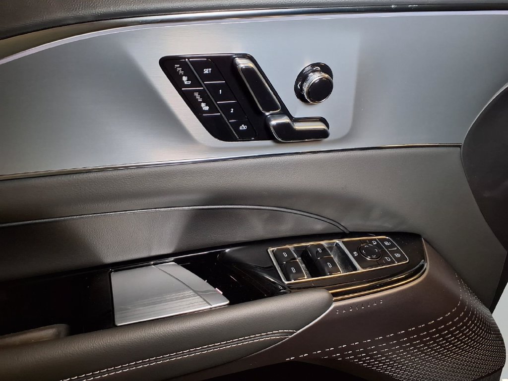 New 2027 Cadillac Lyriq Sport AWD/4WD image 16
