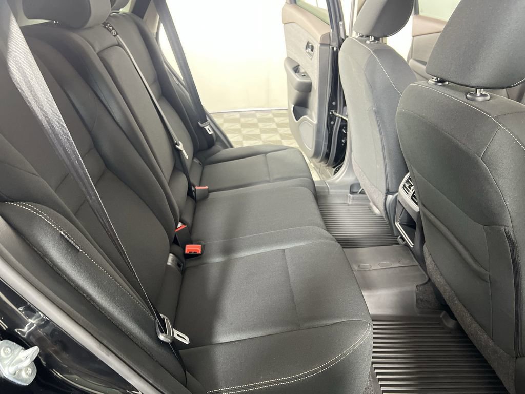 Used 2023 Nissan Rogue S image 25