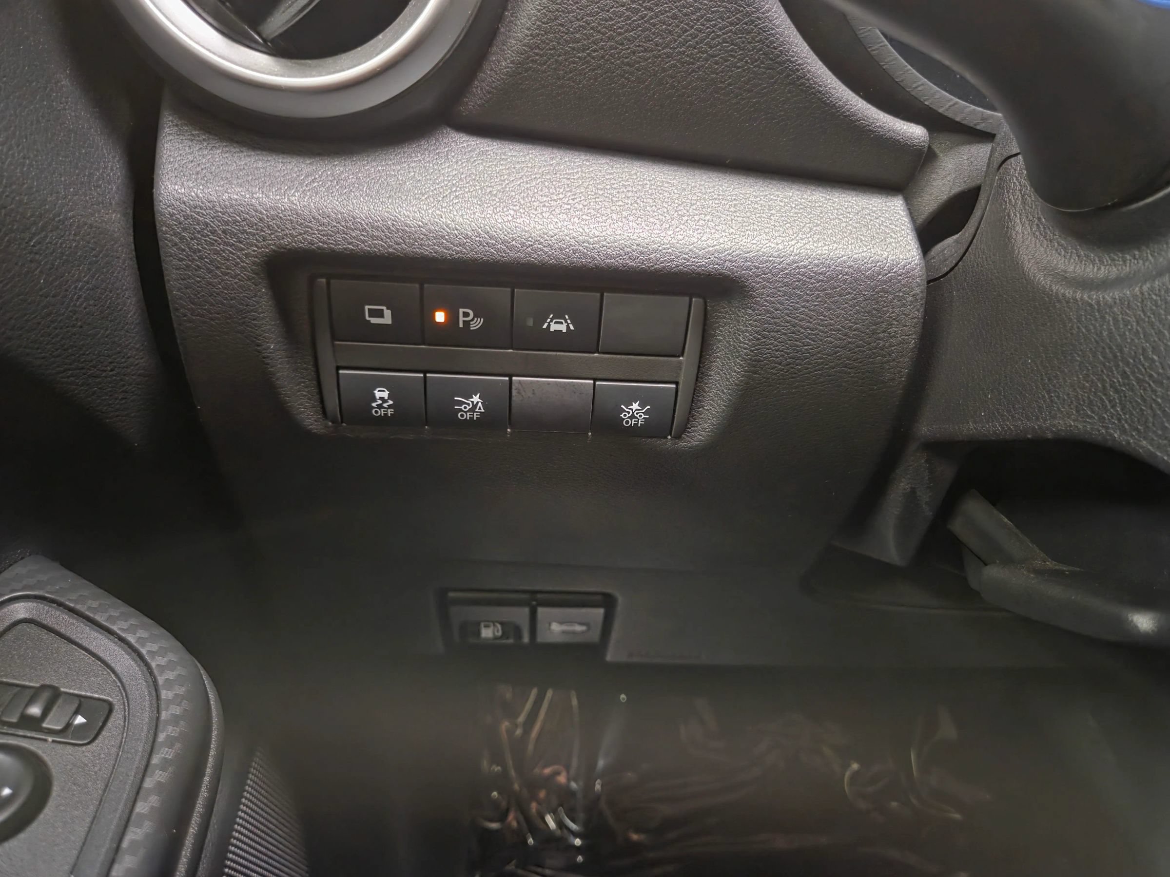 Used 2020 Nissan Versa S FWD image 22
