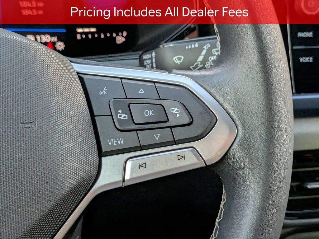 Used 2022 Volkswagen Taos SE w/ Panoramic Sunroof Package FWD image 27