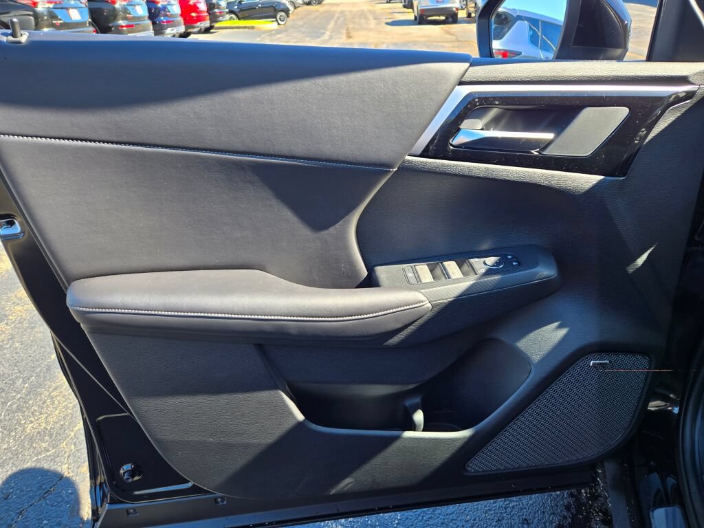 New 2026 Mitsubishi Outlander LE AWD/4WD image 18