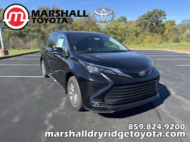 New 2025 Toyota Sienna XLE