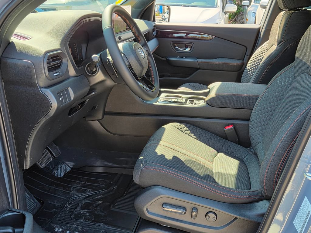 New 2026 Honda Pilot Sport image 9
