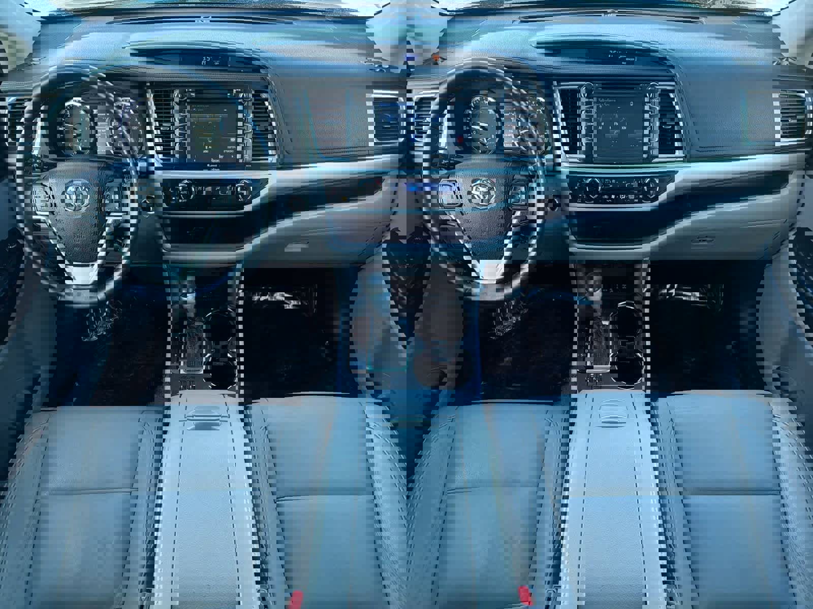 Used 2017 Toyota Highlander XLE image 16