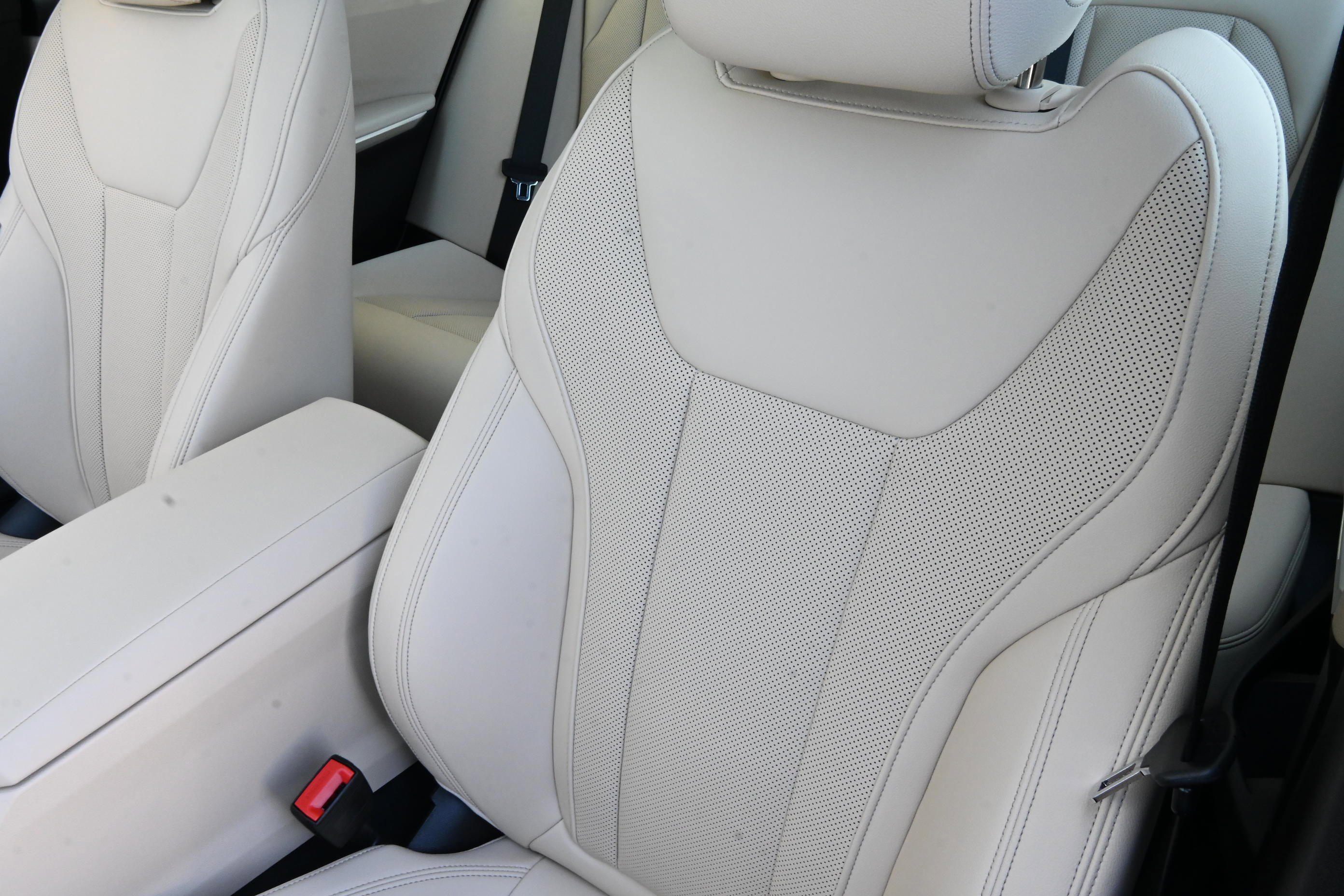 Certified 2025 BMW 330i Sedan image 11