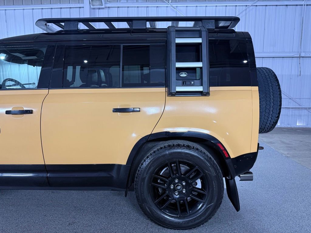 Used 2022 Land Rover Defender 110 X-Dynamic SE image 11