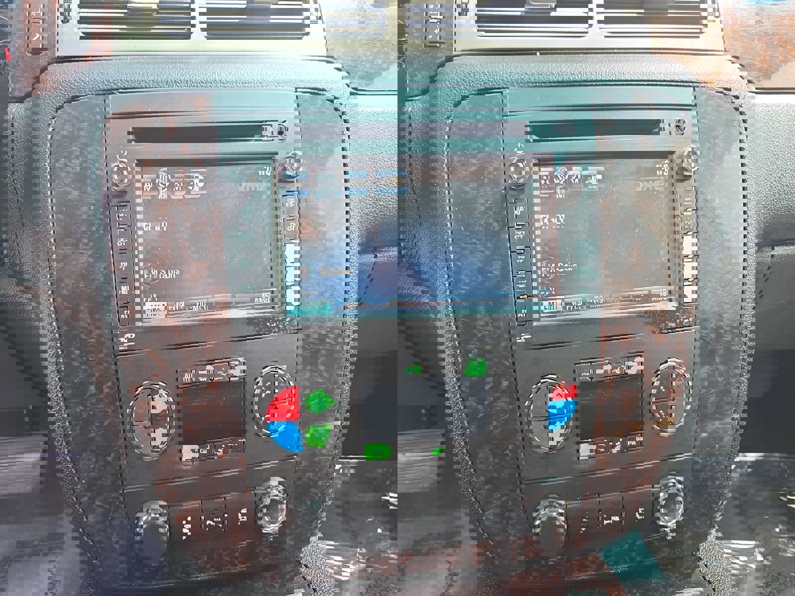 Used 2012 GMC Yukon XL Denali image 24