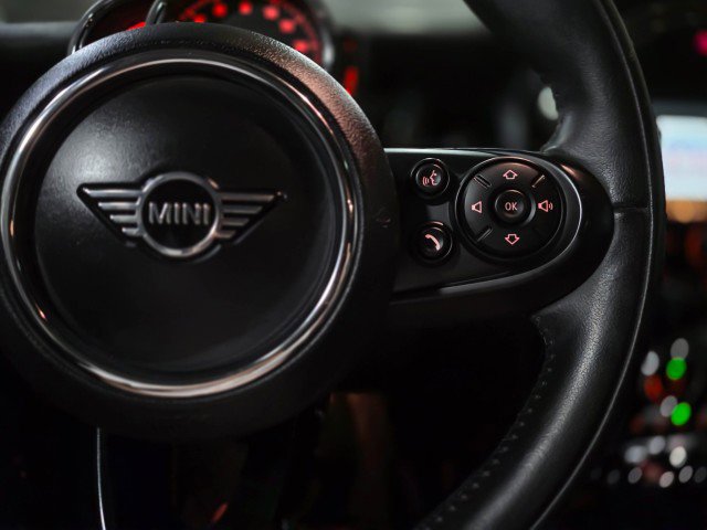 Used 2020 MINI Cooper 4-Door Hardtop FWD image 20