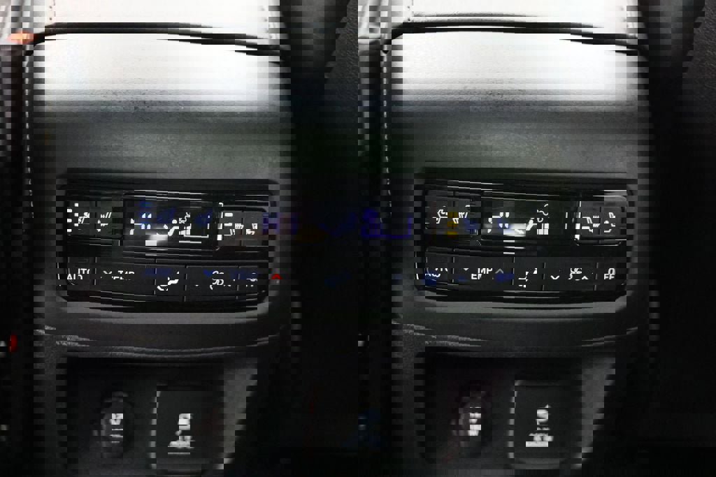 Used 2025 Hyundai Palisade Calligraphy image 13