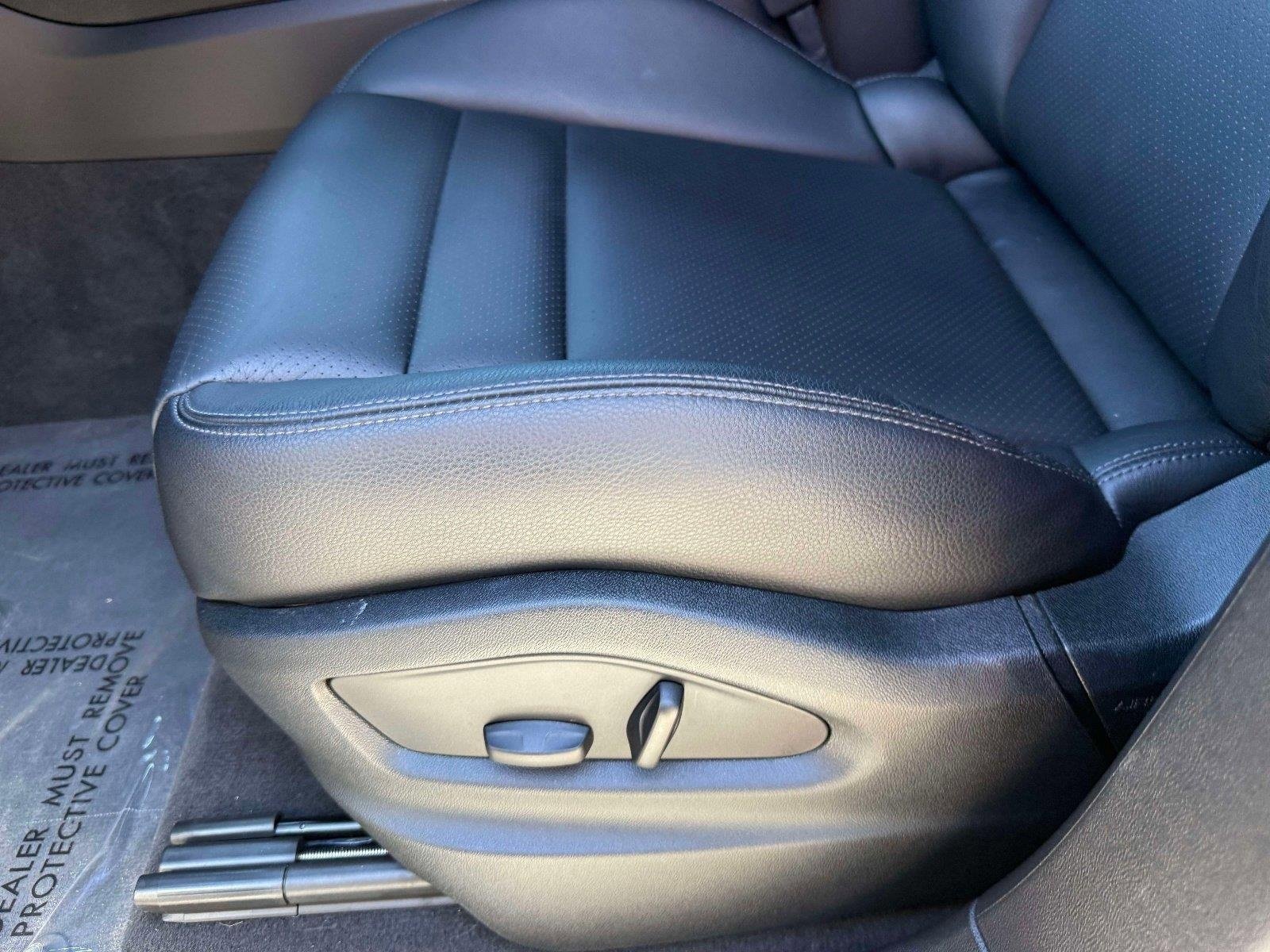 Used 2024 Porsche Cayenne image 39