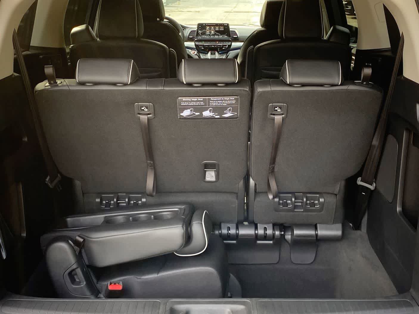 New 2026 Honda Odyssey Touring image 9