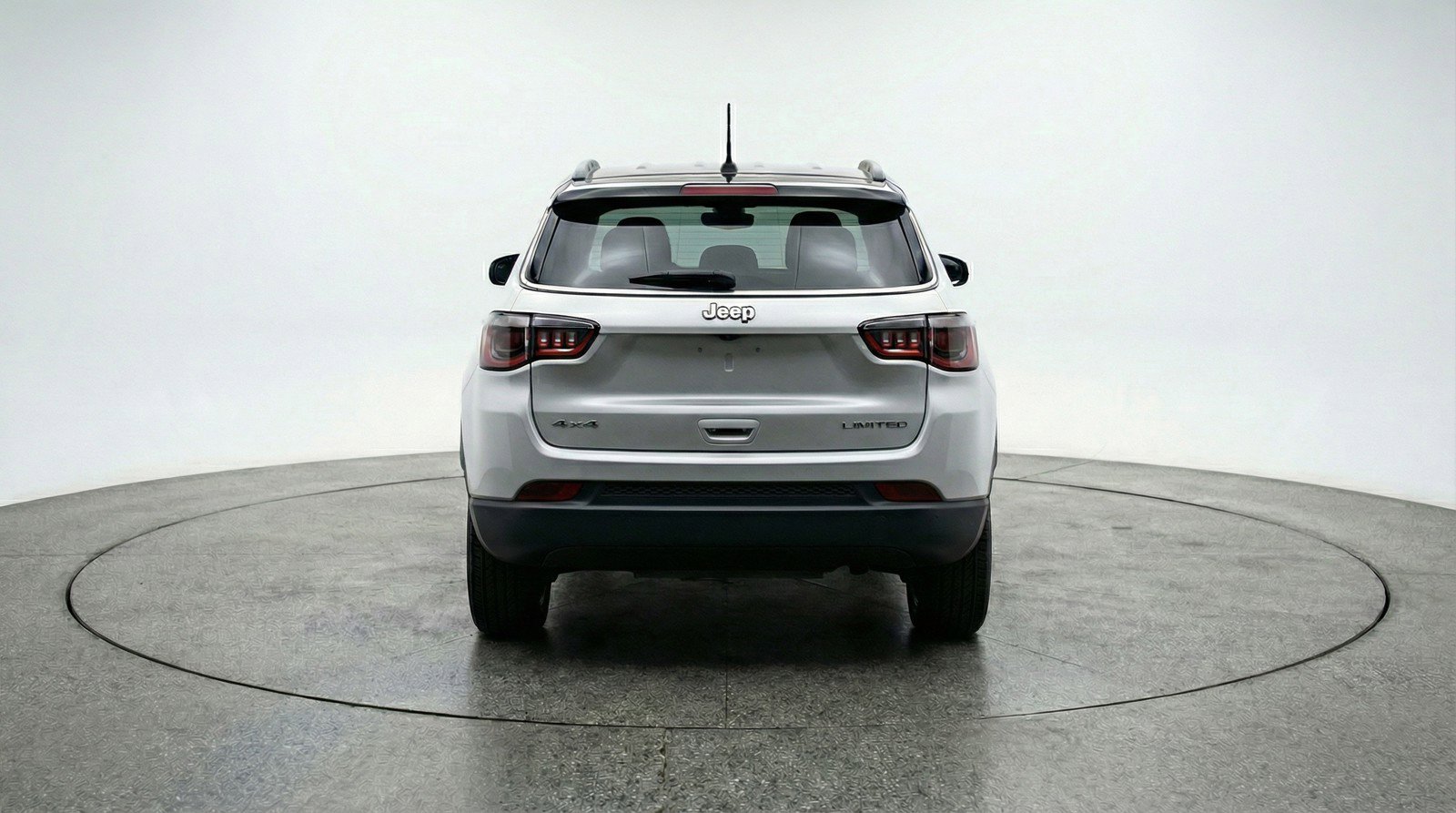 Used 2025 Jeep Compass Trailhawk image 7