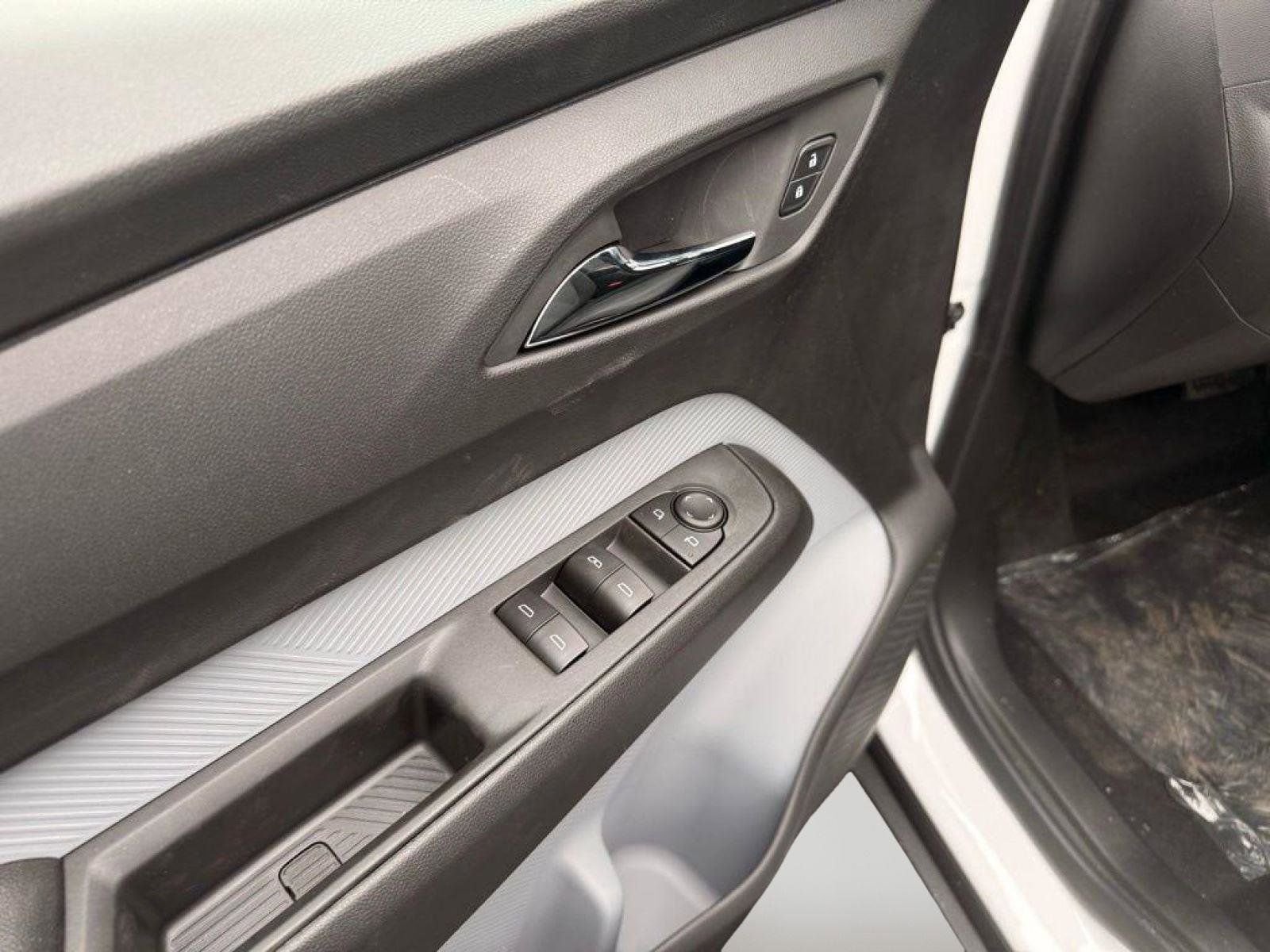 New 2027 Chevrolet Bolt LT w/ Comfort Package image 6