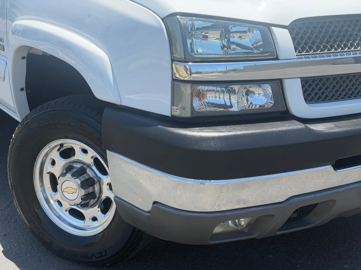 Used 2003 Chevrolet Silverado 2500 LT w/ Skid Plate Package AWD/4WD image 3