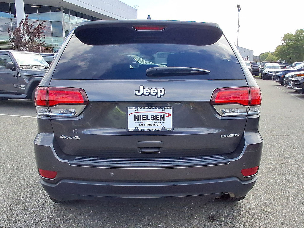 Used 2021 Jeep Grand Cherokee Laredo AWD/4WD image 29