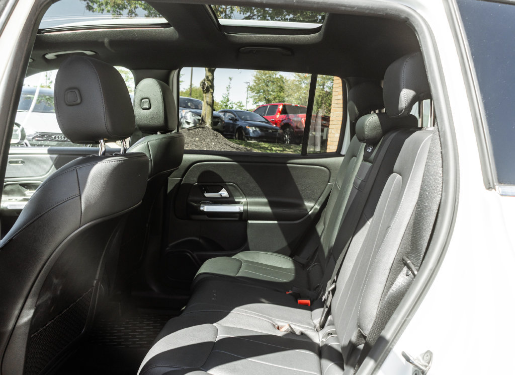 Used 2022 Mercedes-Benz GLB 250 4MATIC w/ Premium Package Lite image 21