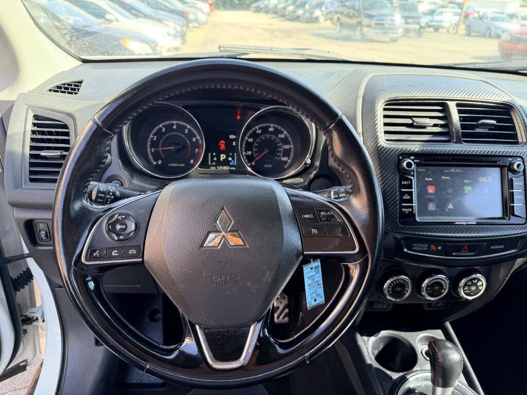 Used 2017 Mitsubishi Outlander Sport ES AWD/4WD image 10