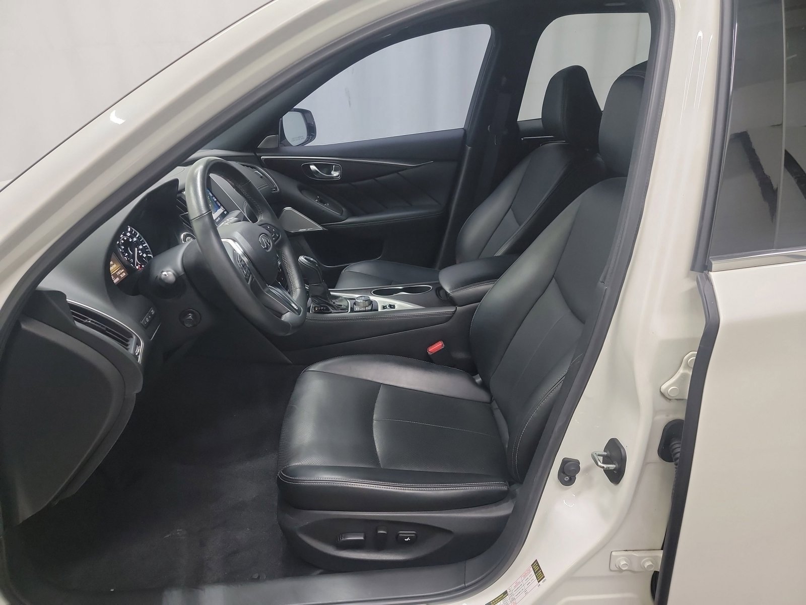 Used 2022 INFINITI Q50 Sensory image 13