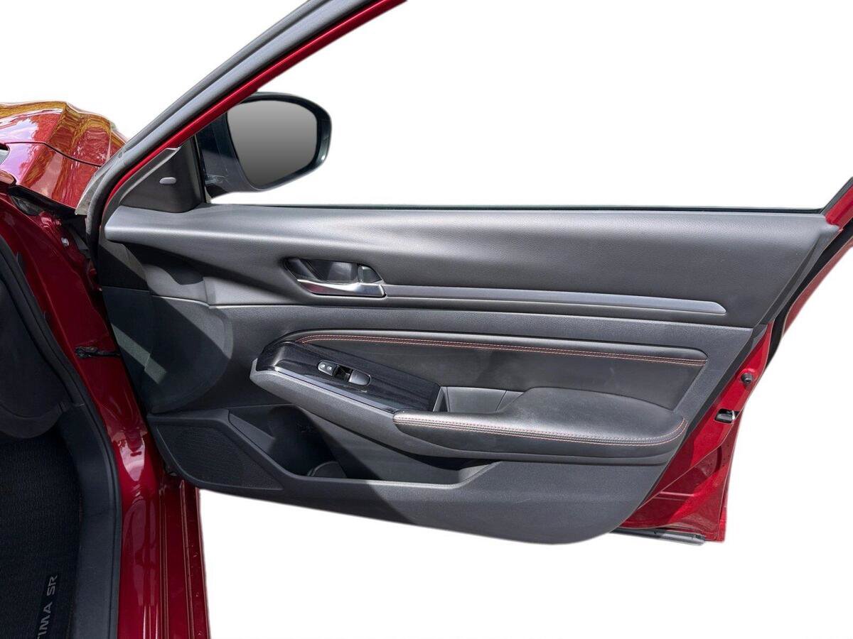 Used 2023 Nissan Altima 2.5 SR FWD image 16