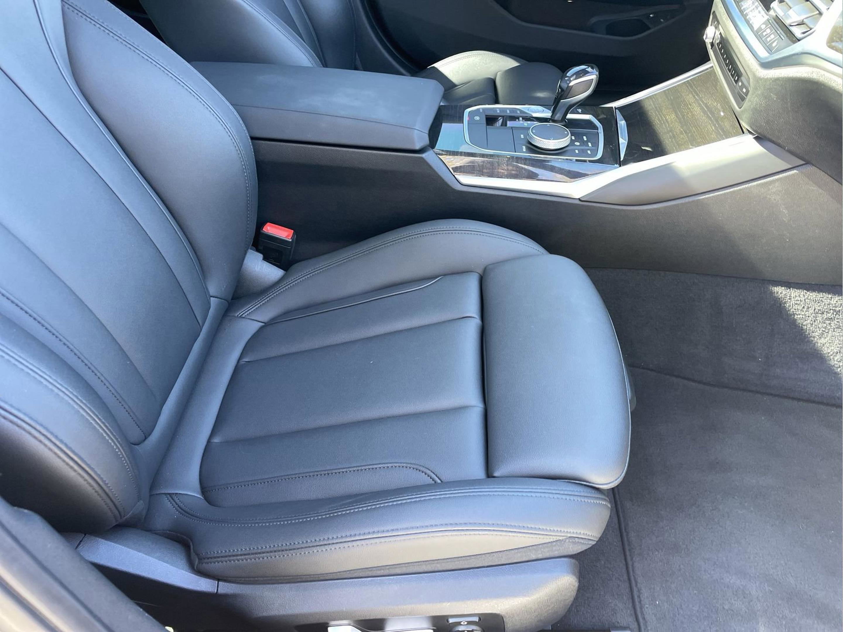 Used 2021 BMW 330e w/ Convenience Package image 19