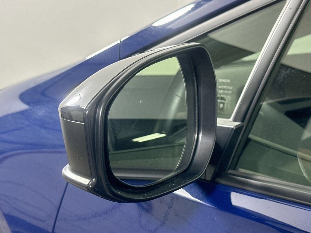 Used 2025 Toyota Prius LE FWD image 34