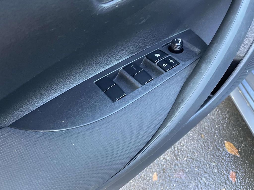 Used 2023 Toyota Corolla LE image 27