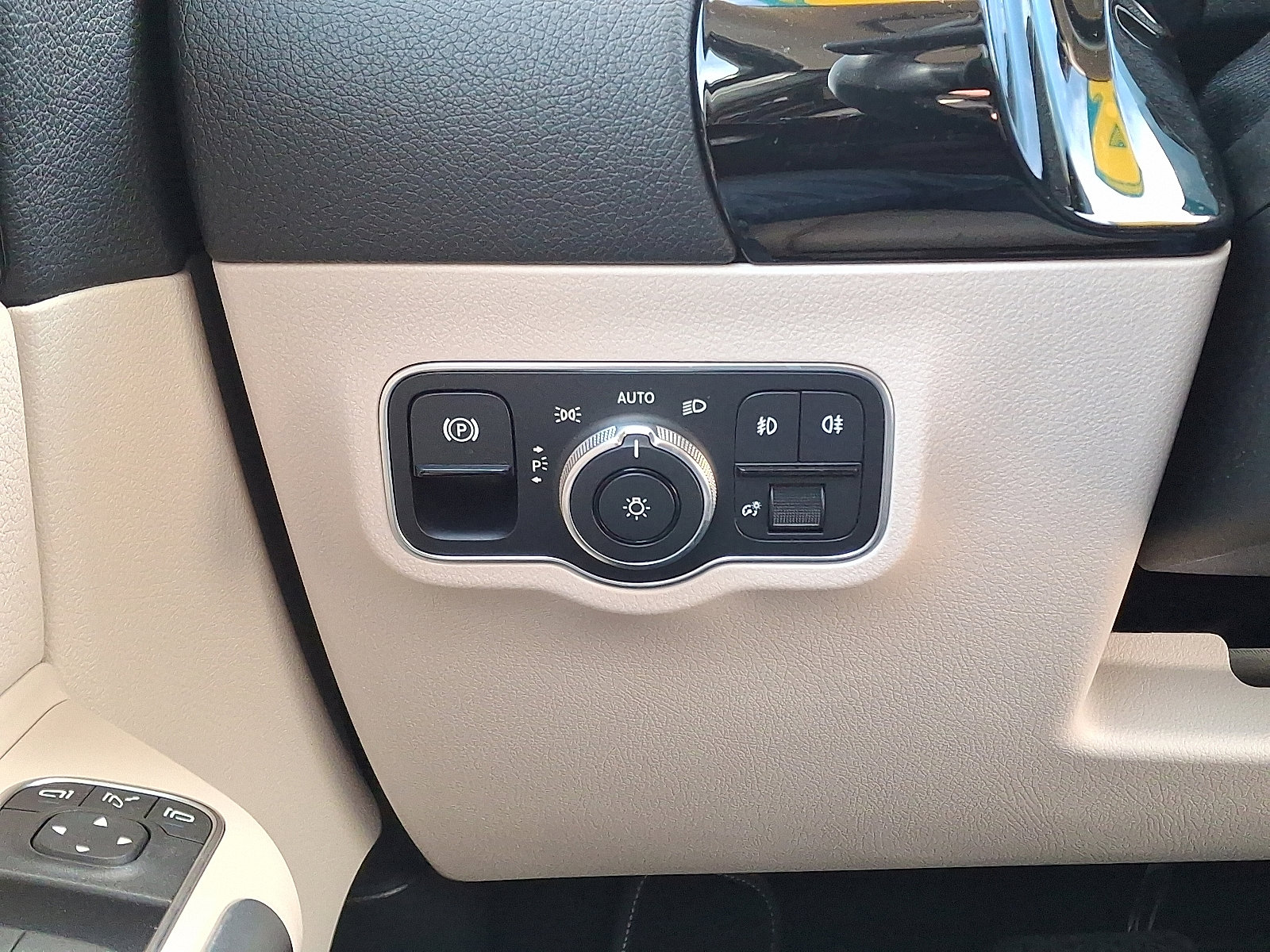 Used 2023 Mercedes-Benz GLA 250 4MATIC image 27