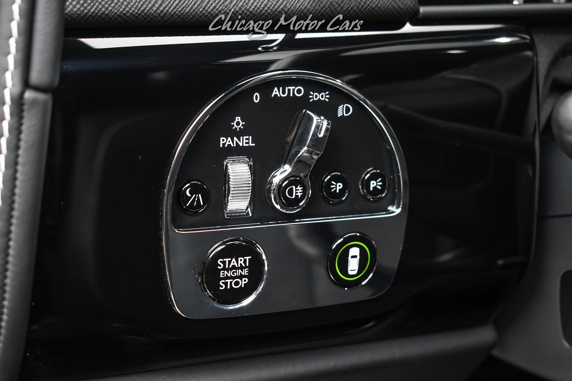 Used 2023 Rolls-Royce Cullinan w/ Cullinan Package image 10