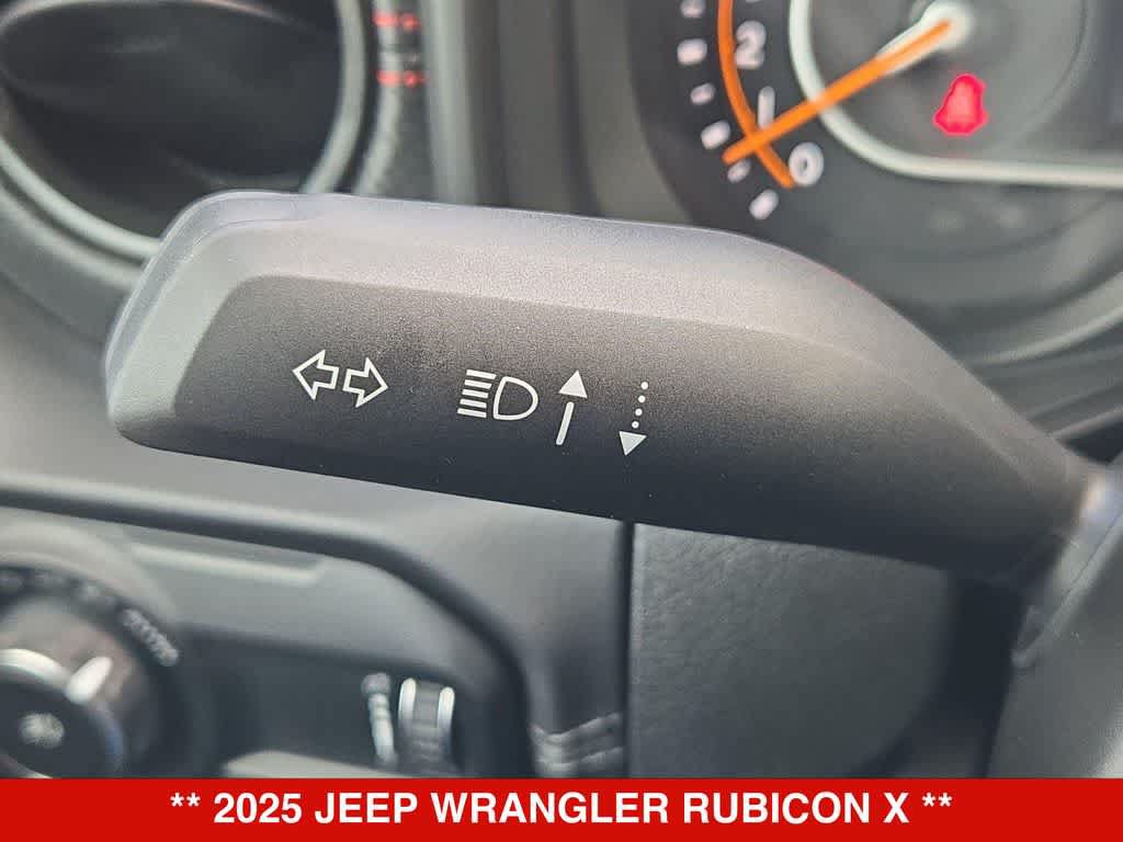 Used 2025 Jeep Wrangler Unlimited Rubicon AWD/4WD image 24