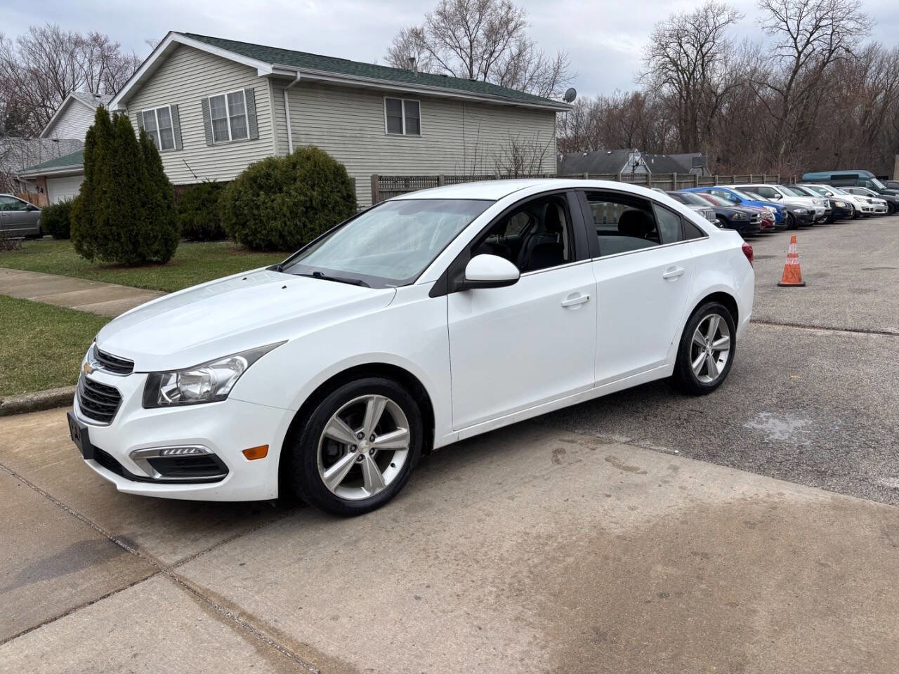 Used 2015 Chevrolet Cruze LT image 3