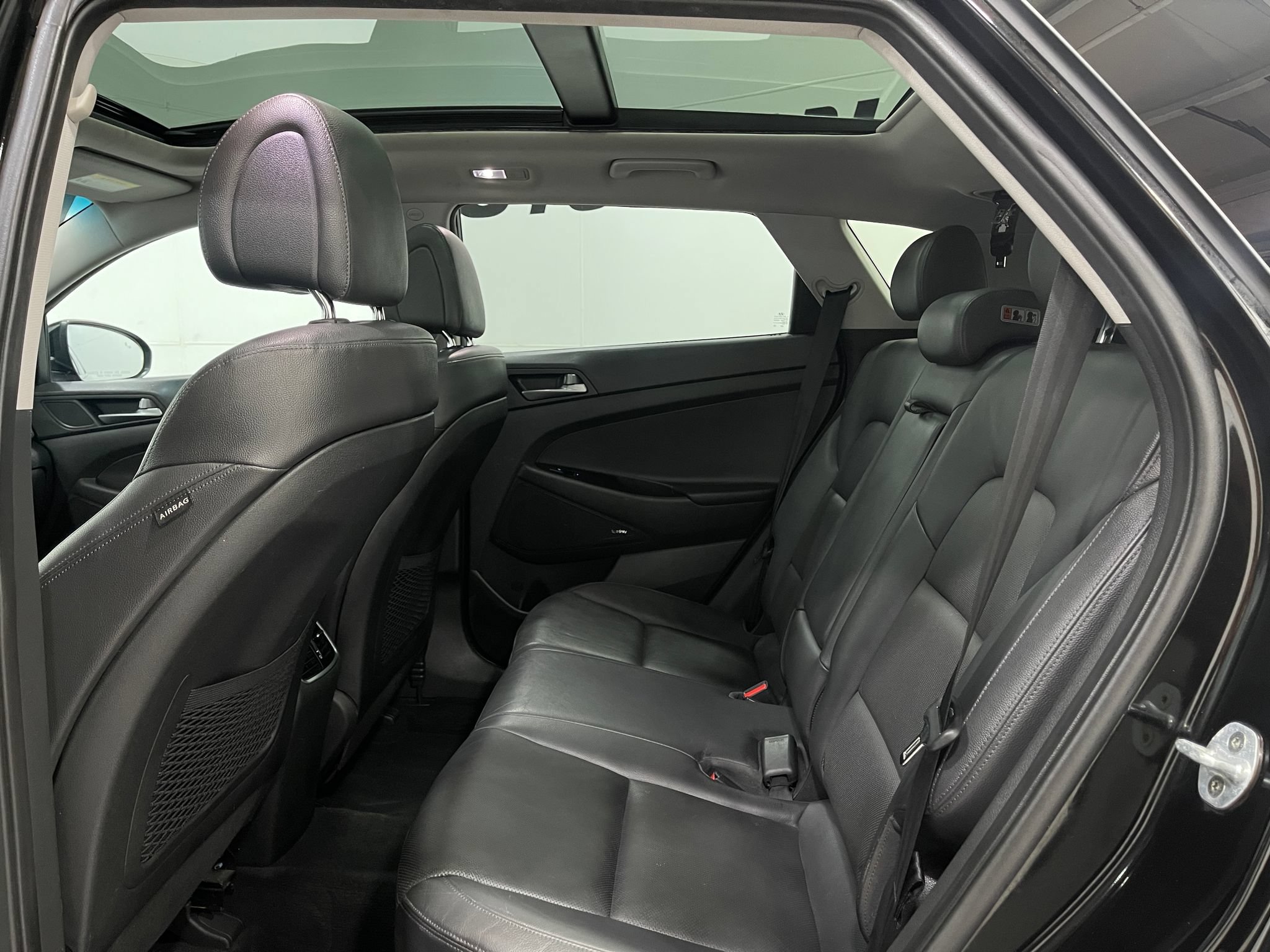 Used 2017 Hyundai Tucson Limited w/ Limited Ultimate Package 03 FWD image 28