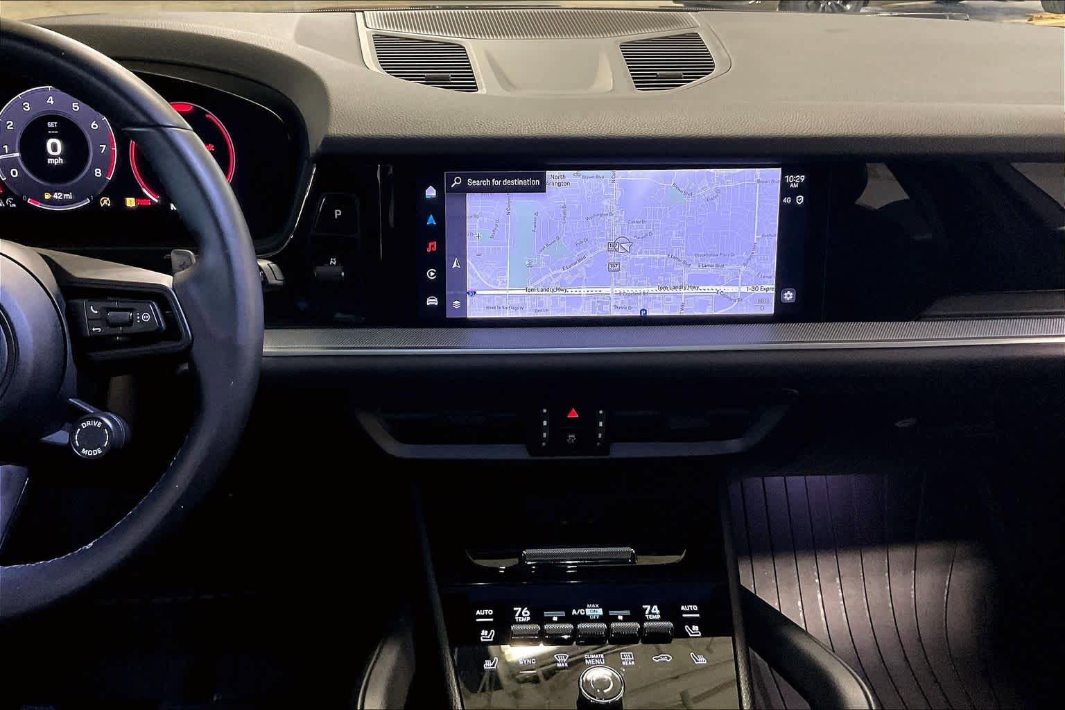 Used 2024 Porsche Cayenne image 6