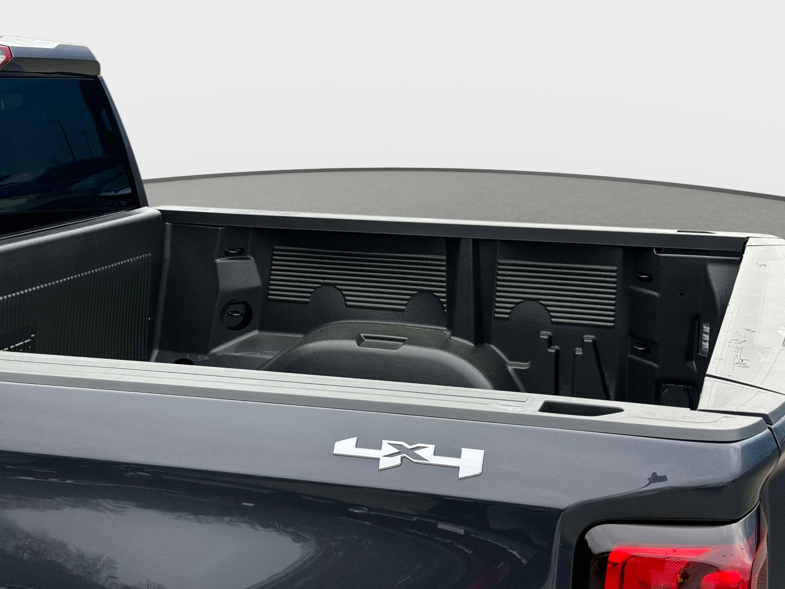 Used 2026 GMC Sierra 1500 SLT image 13