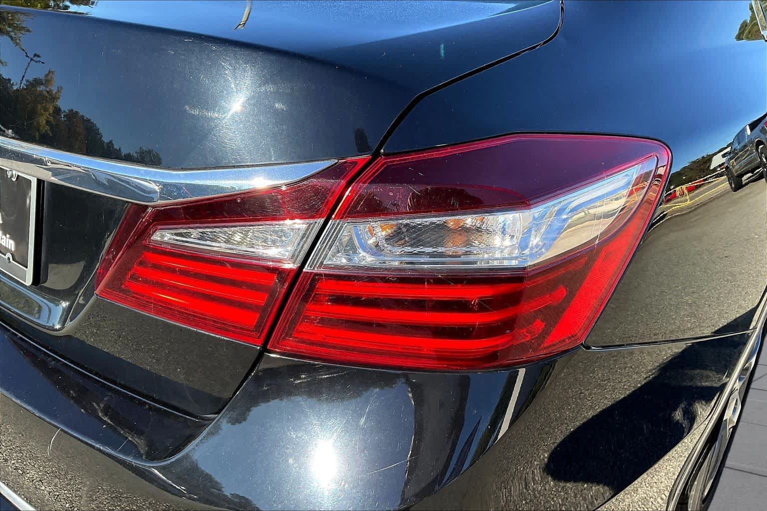 Used 2016 Honda Accord EX-L image 26