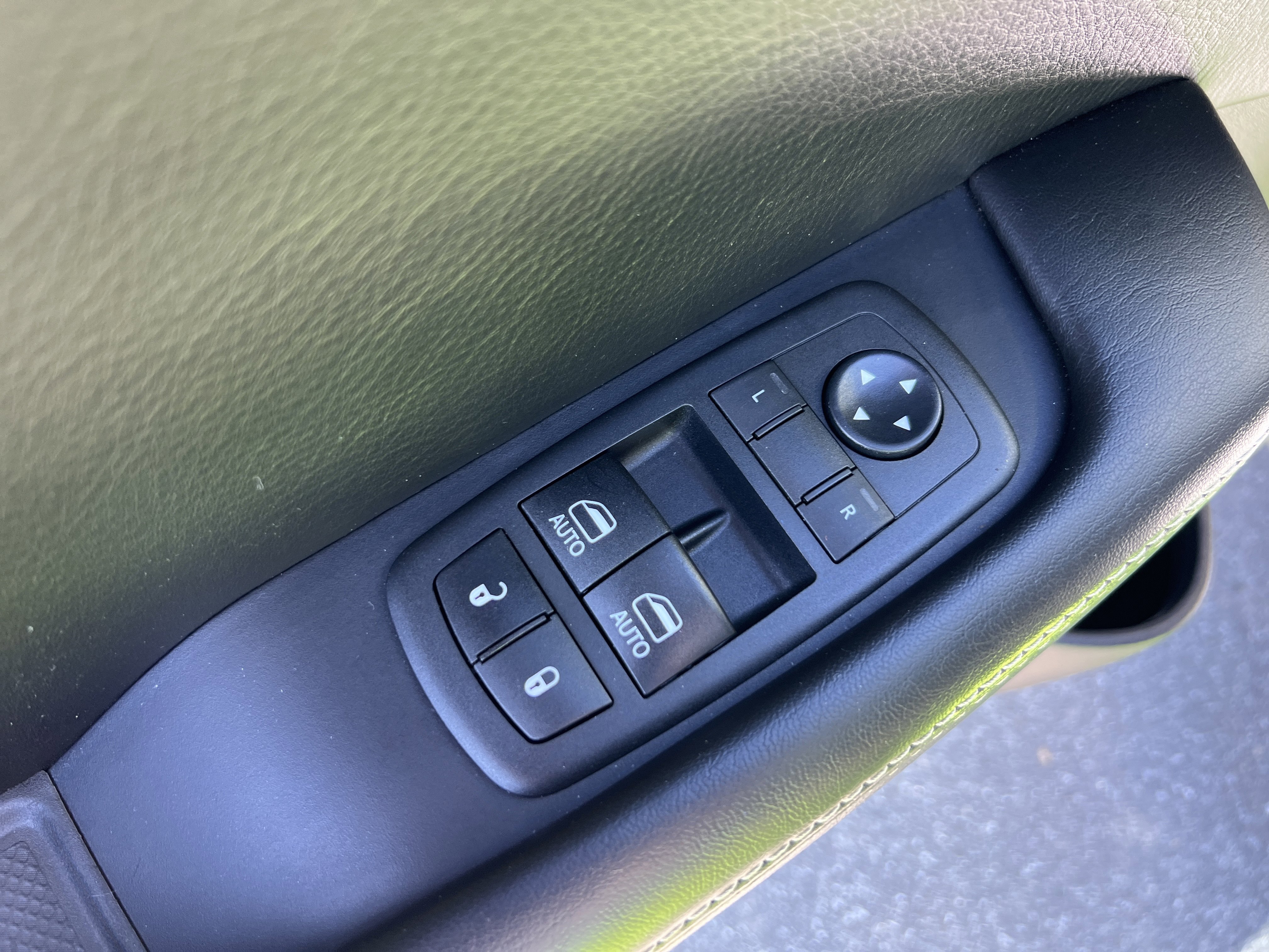 Used 2019 Dodge Challenger SRT Hellcat Redeye image 13