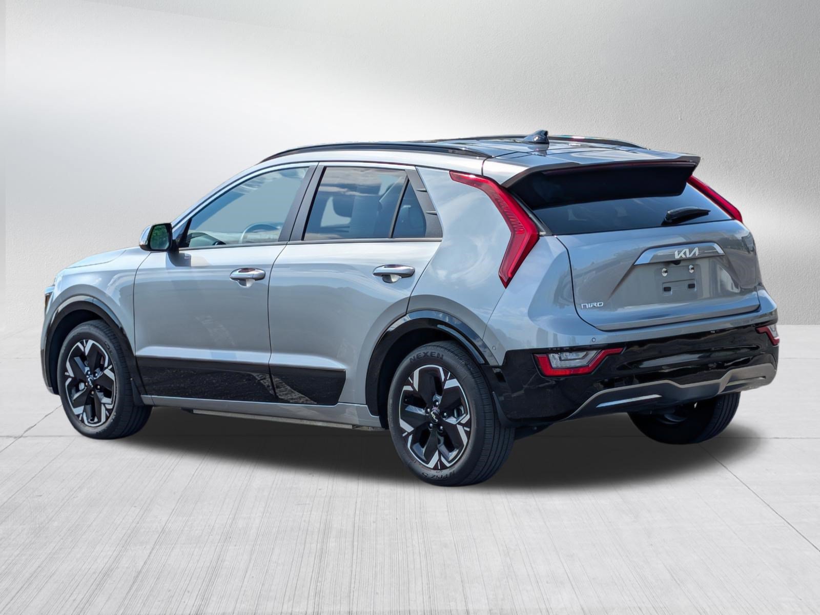 Certified 2024 Kia Niro Wave w/ Wave Preserve Package FWD image 5