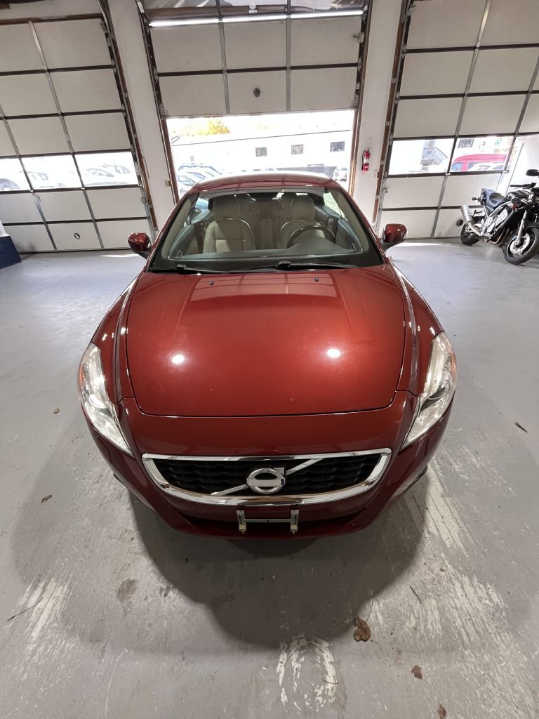 Used 2011 Volvo C70 T5 image 3