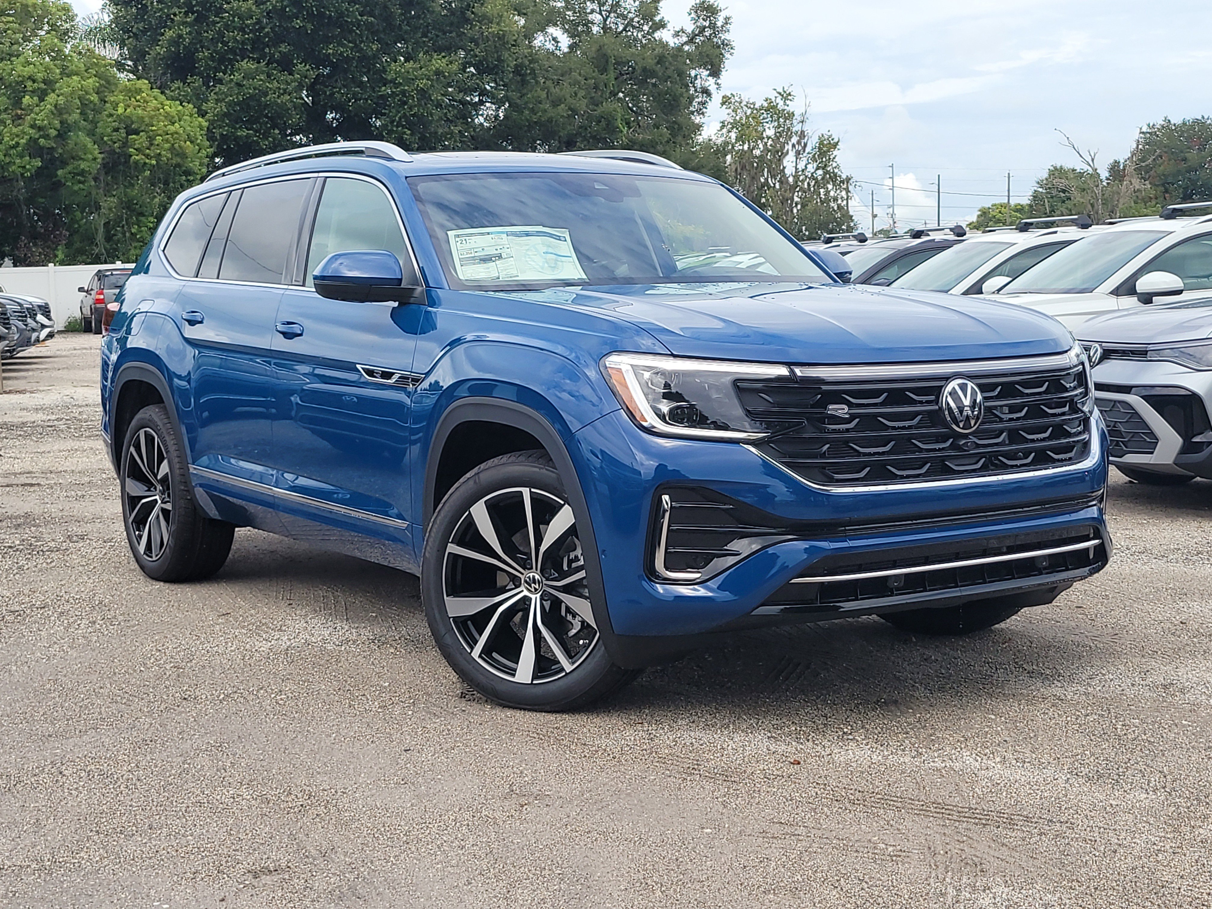 New 2026 Volkswagen Atlas SEL Premium R-Line image 2