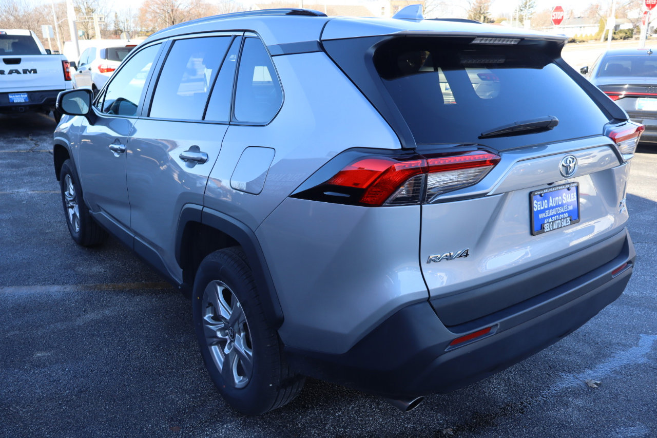 Used 2022 Toyota RAV4 XLE image 5