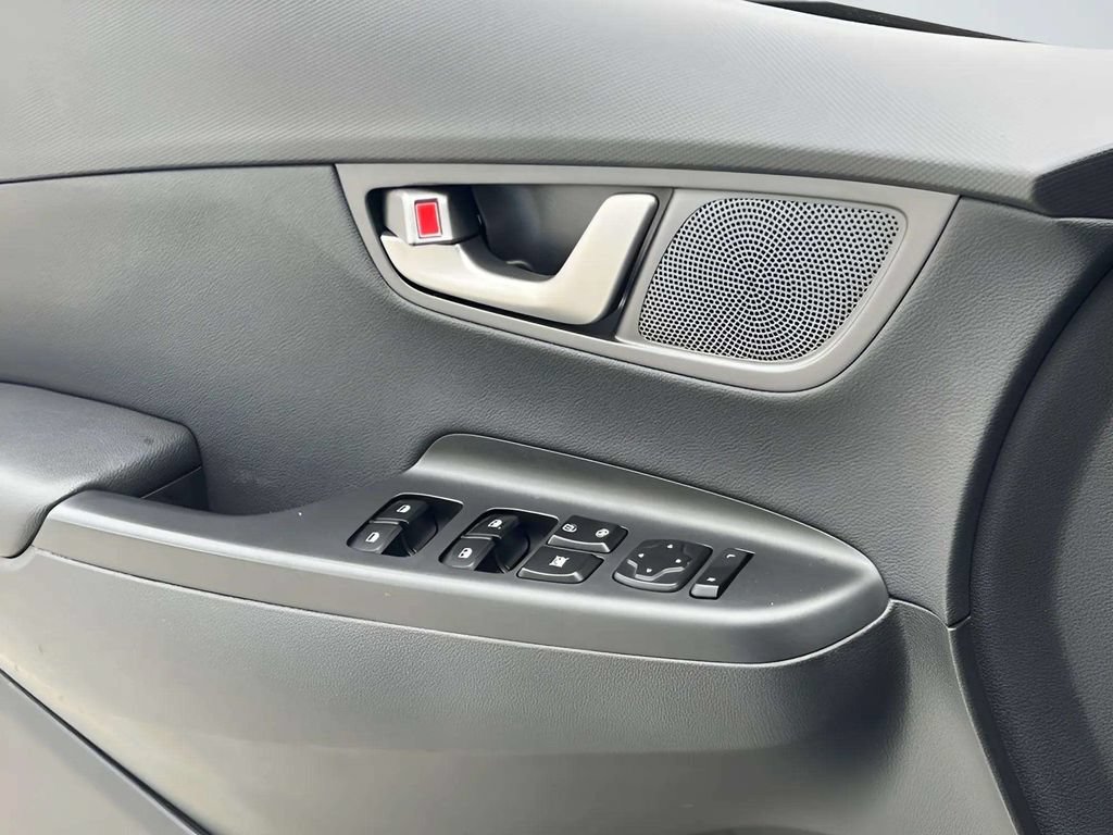 Used 2020 Hyundai Kona Ultimate FWD image 25