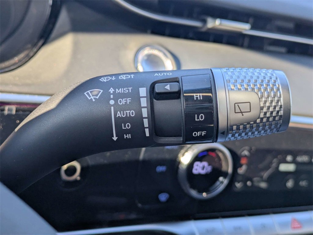 Used 2025 Genesis GV70 3.5T Sport image 32