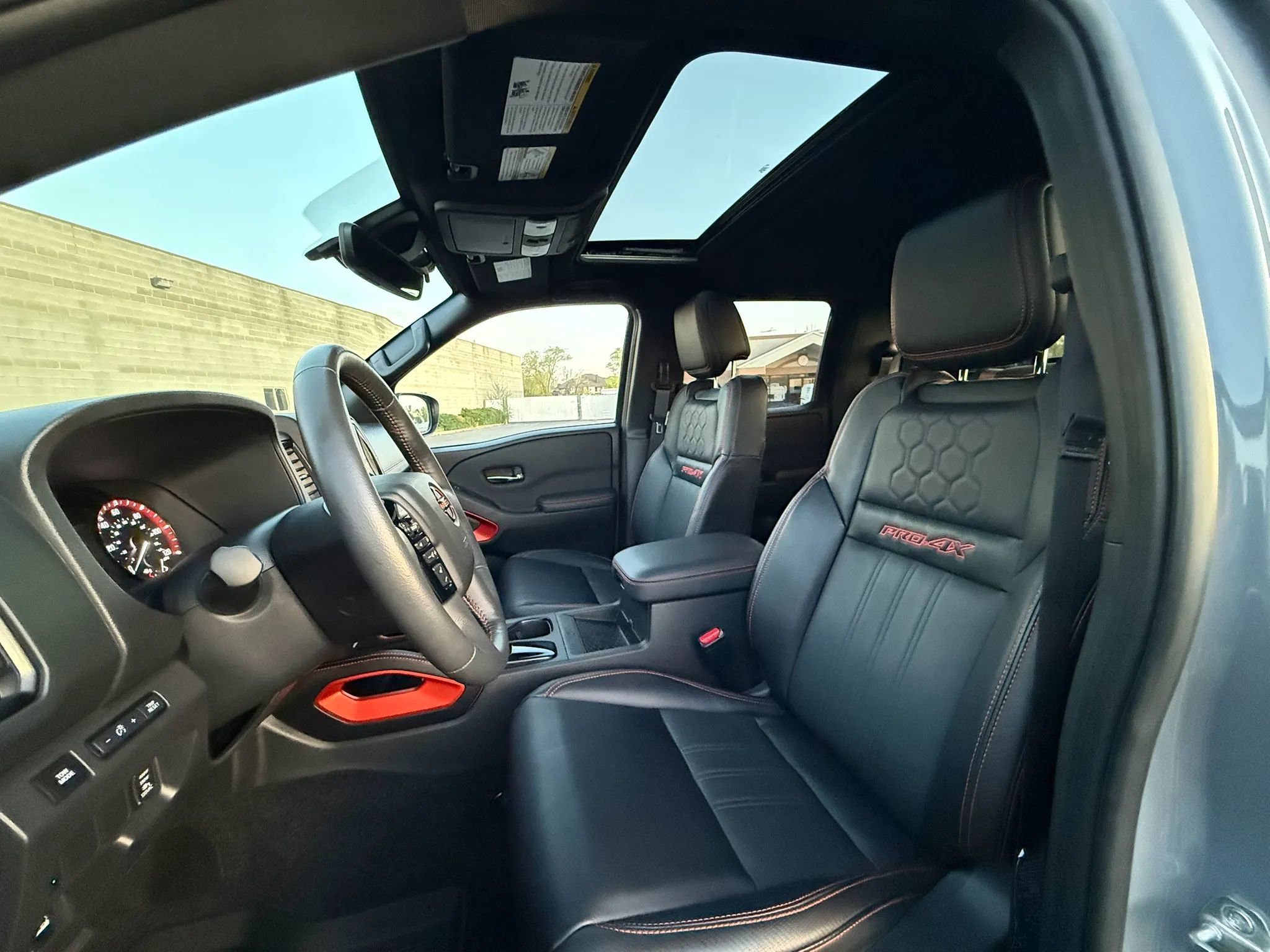 Used 2024 Nissan Frontier PRO-4X w/ Pro Premium Package image 29