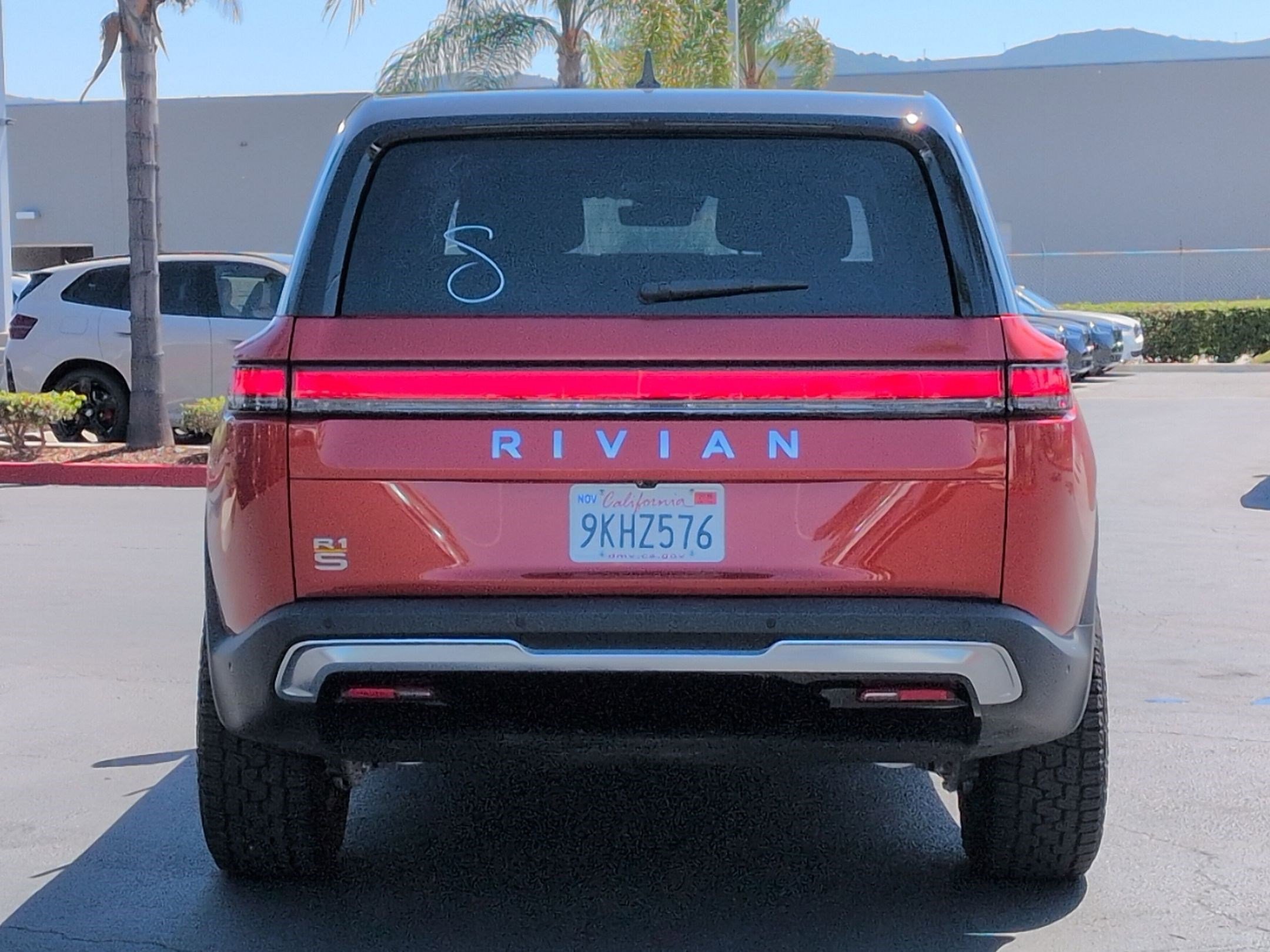 Used 2023 Rivian R1S Adventure AWD/4WD image 9