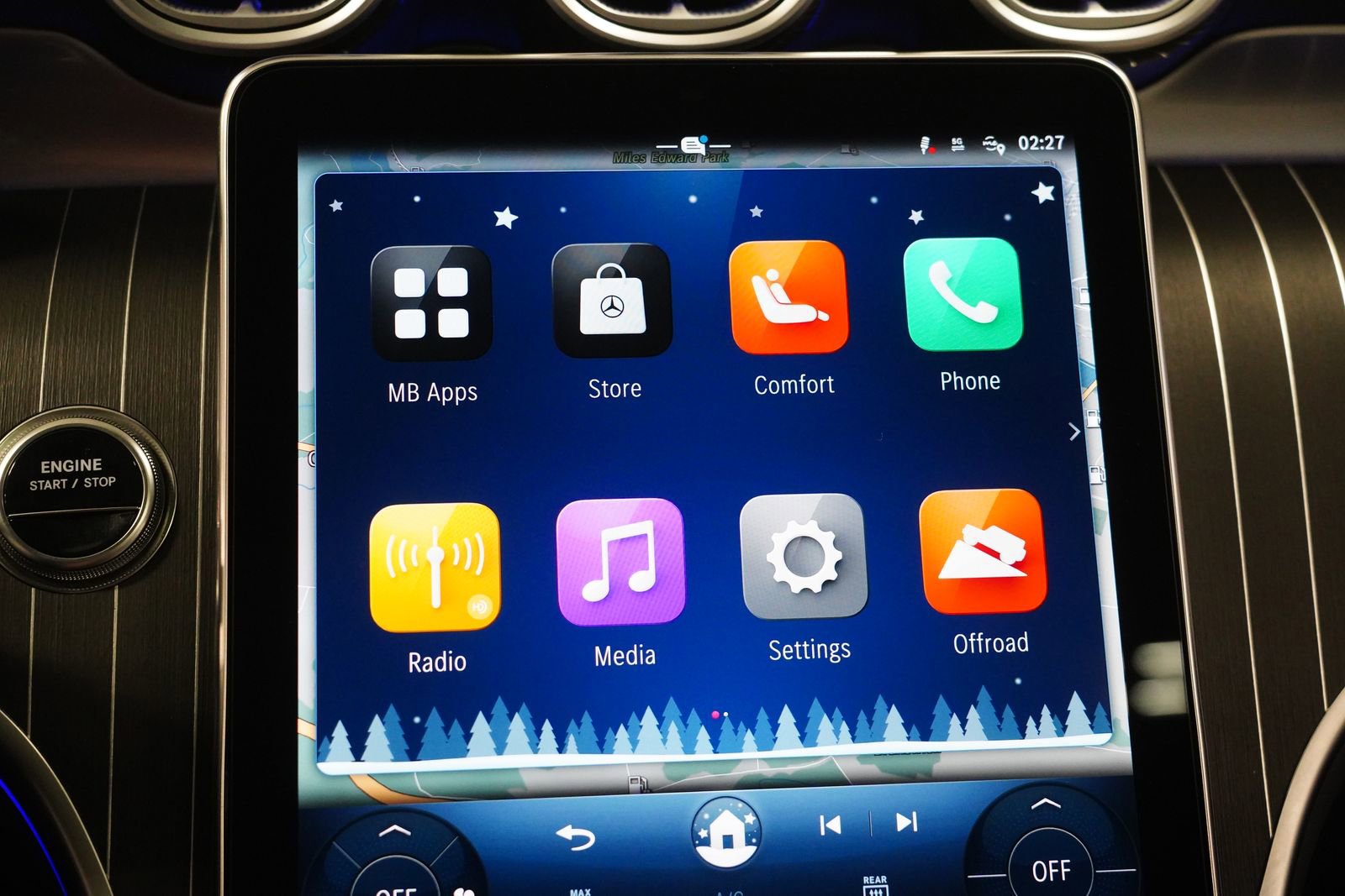 Used 2025 Mercedes-Benz GLC 350e 4MATIC image 23