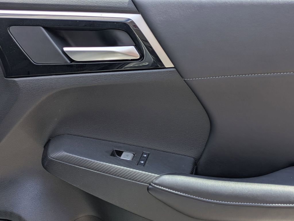 Used 2025 Mitsubishi Outlander SE AWD/4WD image 34