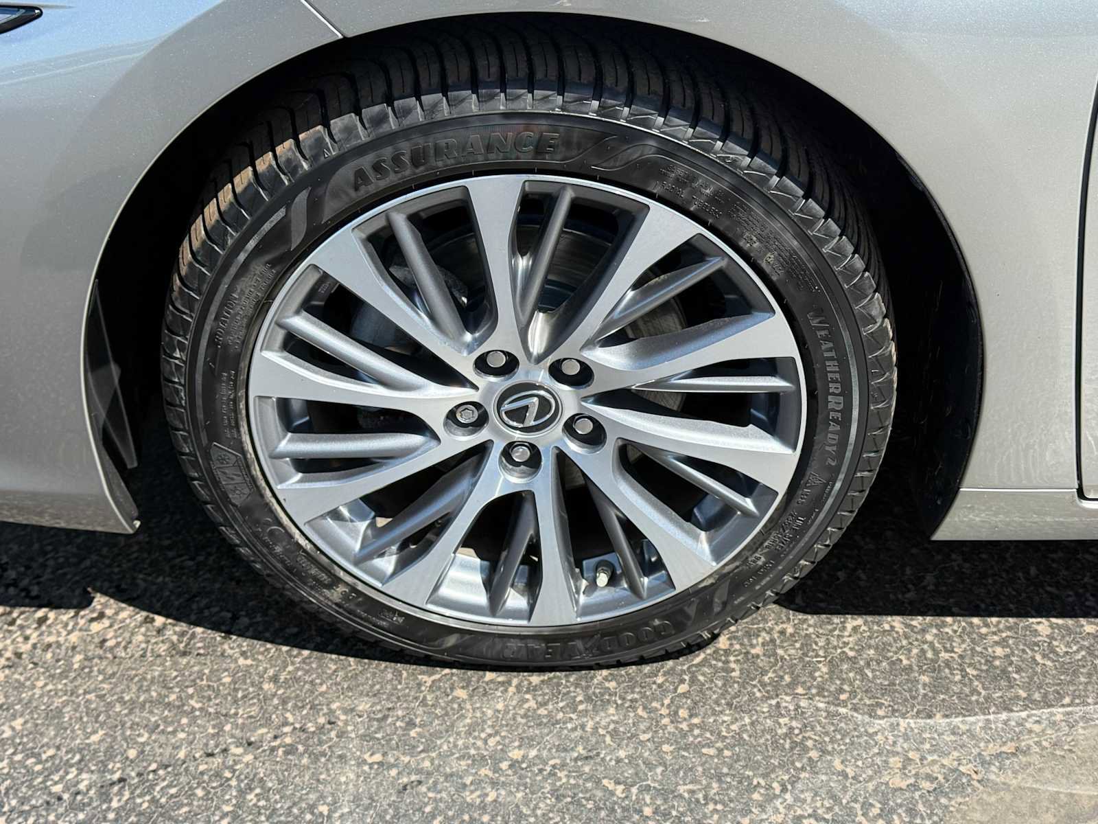 Used 2020 Lexus ES 300h w/ Premium Package FWD image 9