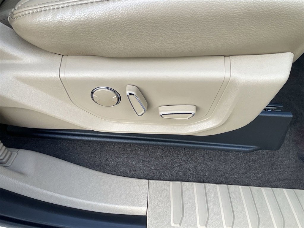 Used 2018 Ford F150 Lariat w/ Equipment Group 501A Mid image 33