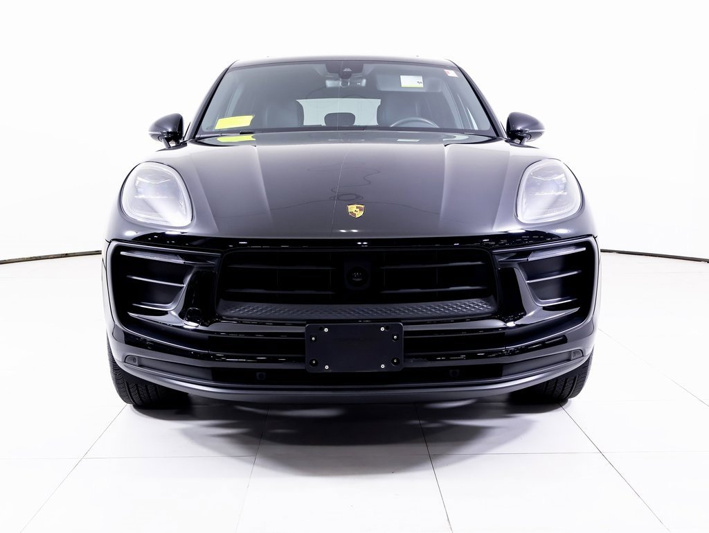 Used 2025 Porsche Macan image 25